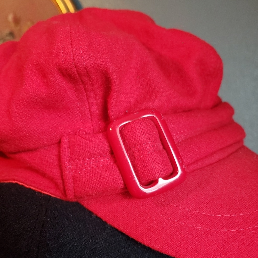 Nine West wool blend red pageboy hat.